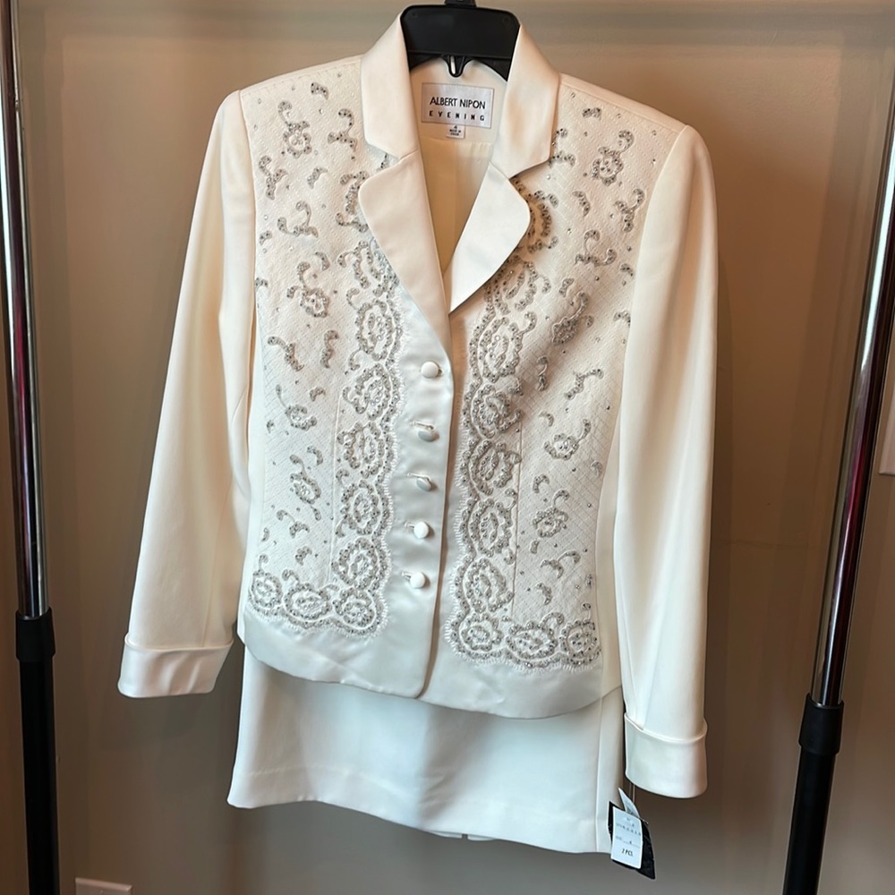 Albert Nipon Evening Cream Ivory Beaded Jacket Skirt Camisole Set - Size 4